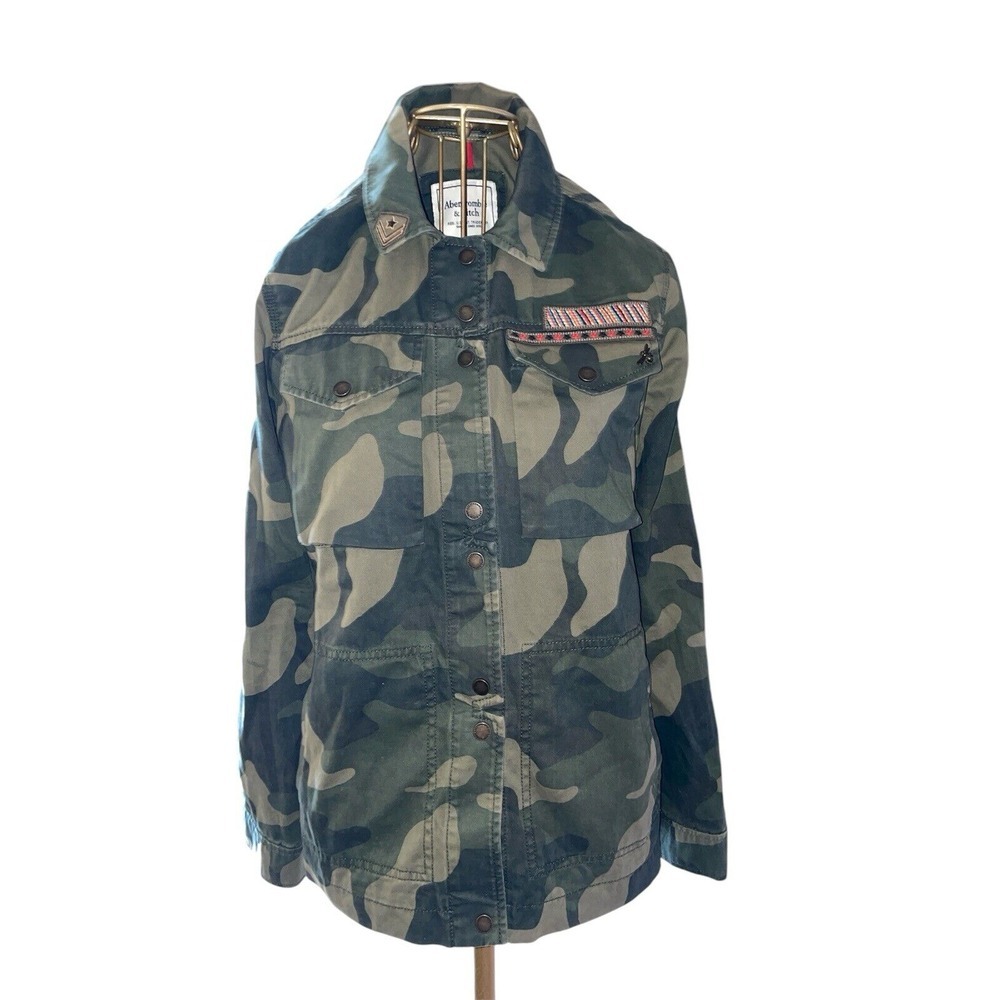 Abercrombie & Fitch Camo Jacket Sz S We Go together Eighteen 92 Embroidered Patc